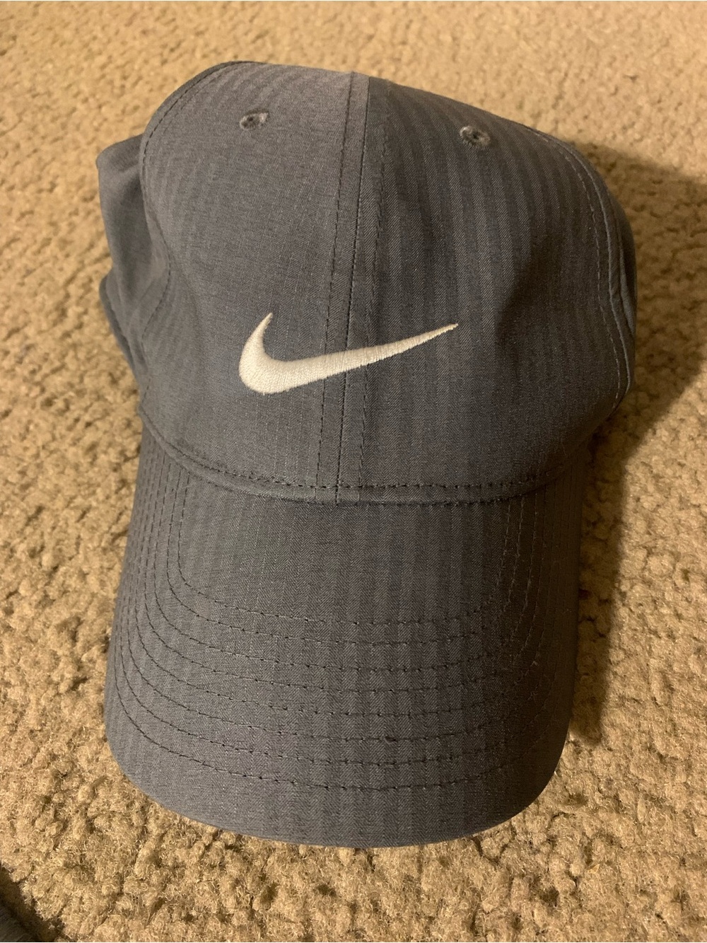 Nike Men’s Gray Golf Cap